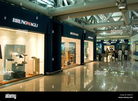 fiumicino airport shops